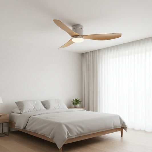 Arcturus — Ventilateur LED intégrée argent et bois clair